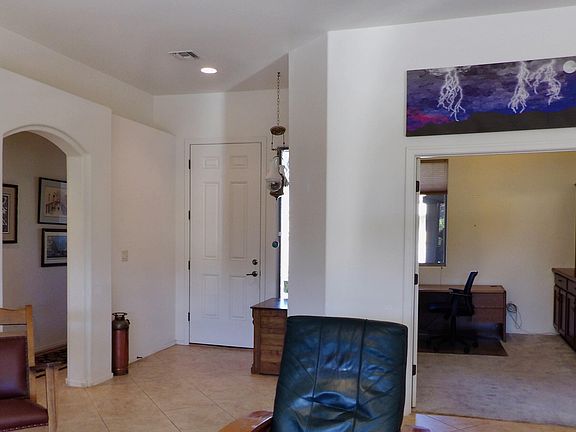 3rd image of 951 W Tenniel Dr