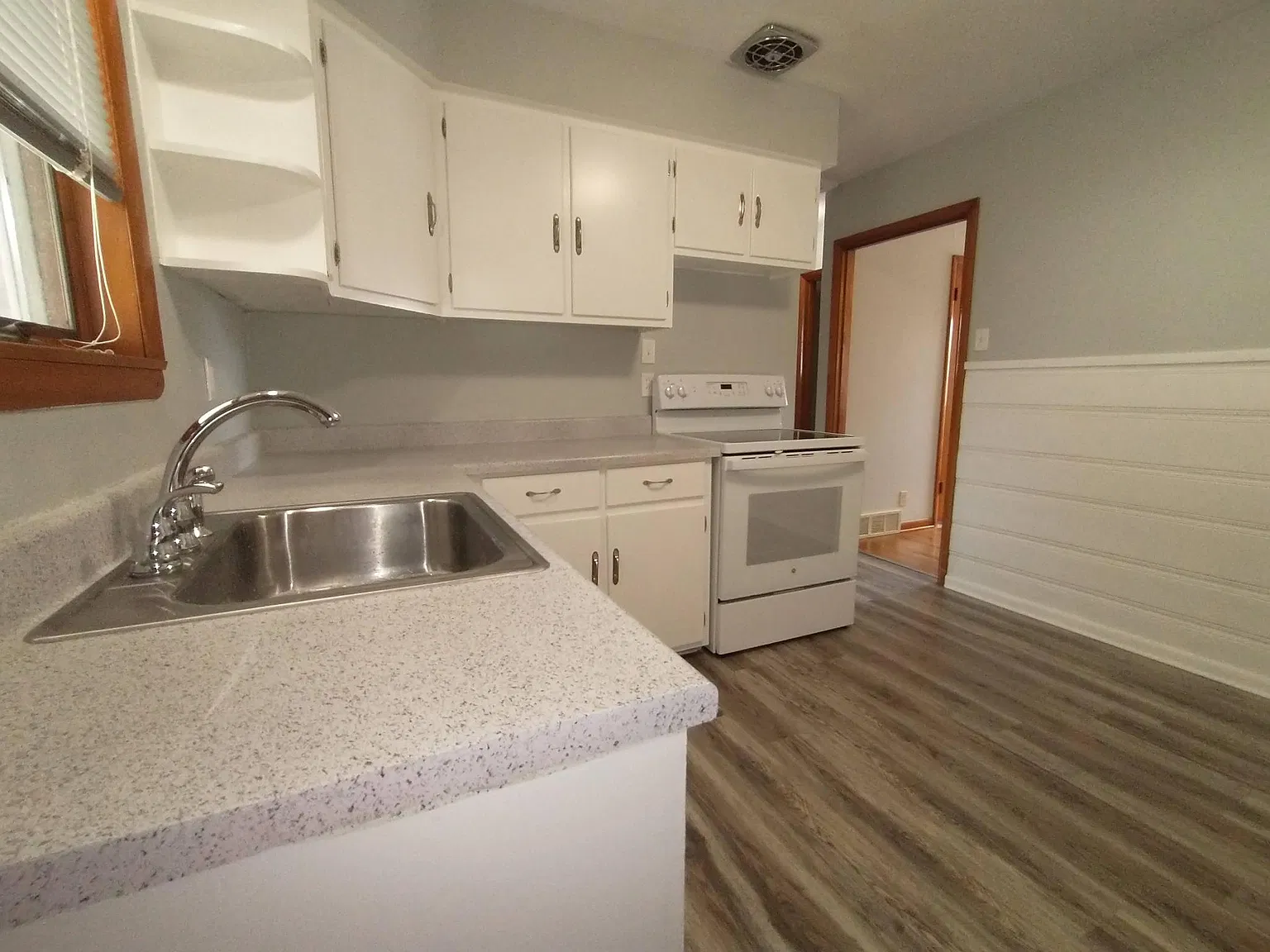 2 bed, 700 sqft, $1,300 — Photo 4