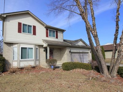 32715 Robeson St, Saint Clair Shores, MI, 48082
