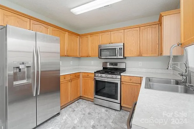 1247 Spring View Ct — Photo 9