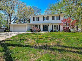 76 Woodhill Ct, Decatur, IL 62521