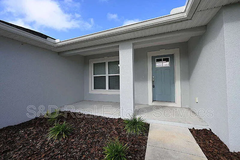 3 bed, 2.0 bath, 1320 sqft, $2,200 — Photo 2