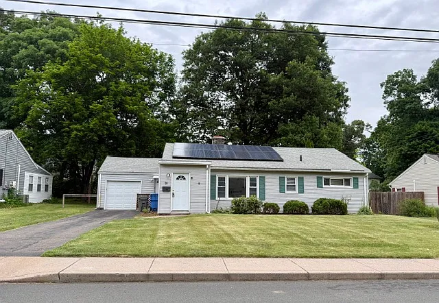 91 Green Manor Rd — Photo 2