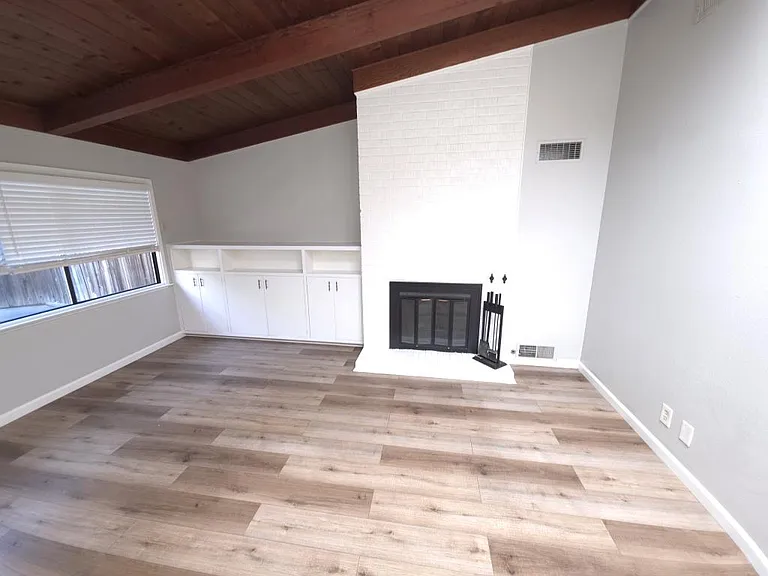 2217 Polk Way — Photo 4
