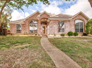 1414 Primrose Ln, Lewisville, TX 75077
