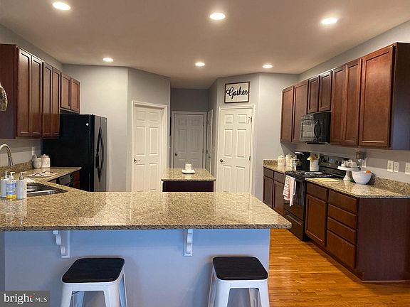4th image of 25327 Shelby Ct