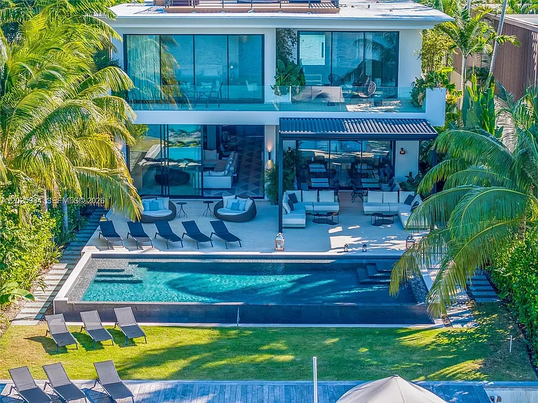 200 W Rivo Alto Dr — Photo 12