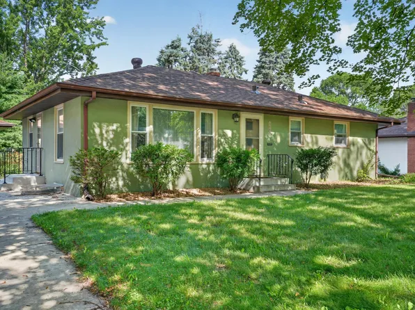 3083 Wilder St N, Roseville, MN 55113