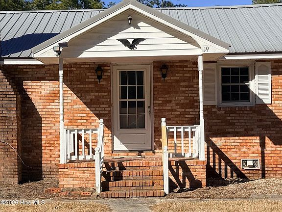 3rd image of 19 Wilkins Road