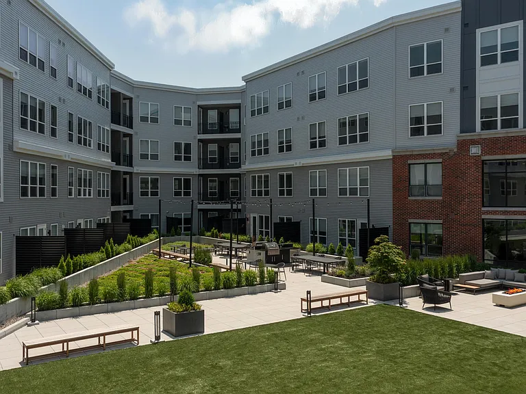 EDGE Apartments — Photo 34