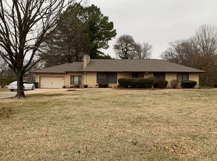 402 Warren Rd, Henryetta, OK 74437