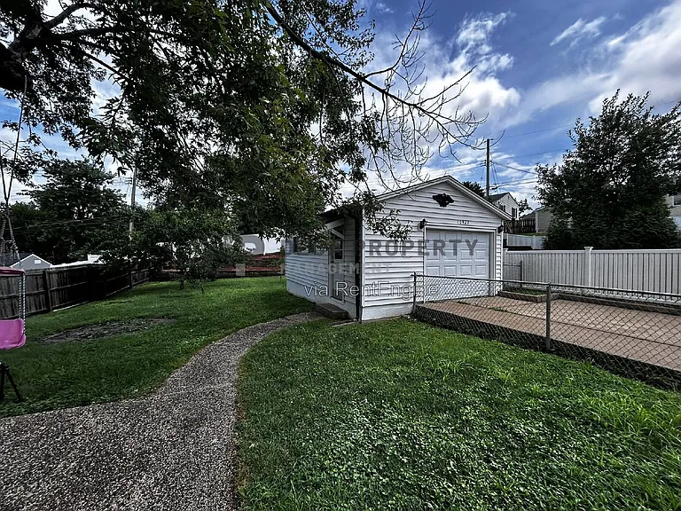 10922 Juniper Ct — Photo 4