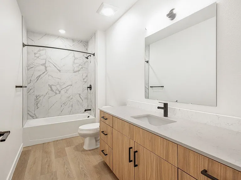 Oso Apartments — Photo 158