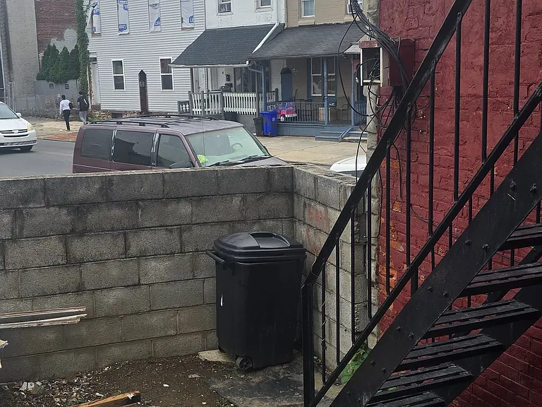 316 W Oley St — Photo 7