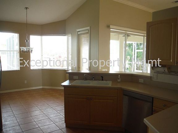 3rd image of 4000 SW 27th Ct