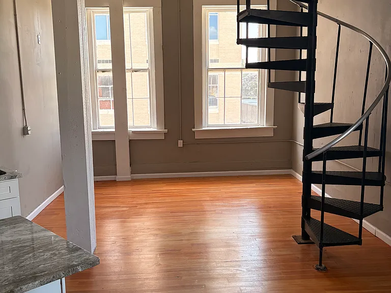 313 President Clinton Ave #206 — Photo 5