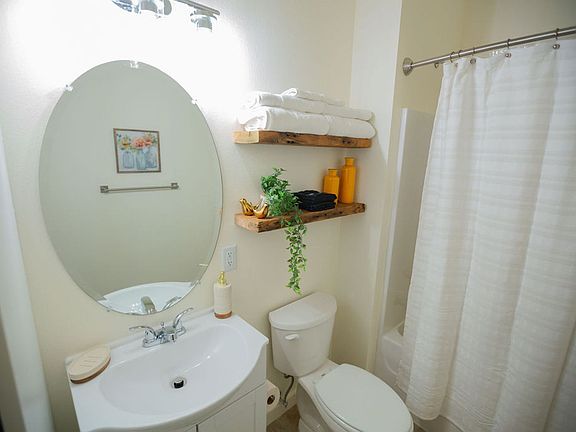 4th image of 111 W Harrell Dr #40
