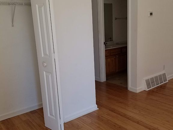 3rd image of 5106 Venable Ave