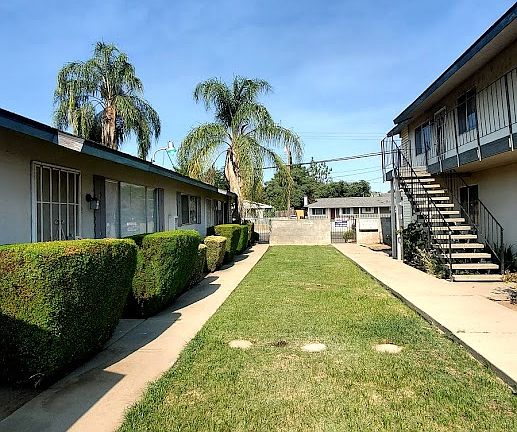 2nd image of 1427 Minnewawa Ave #2