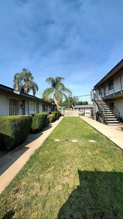 Building Photo - 1427 Minnewawa Ave #2