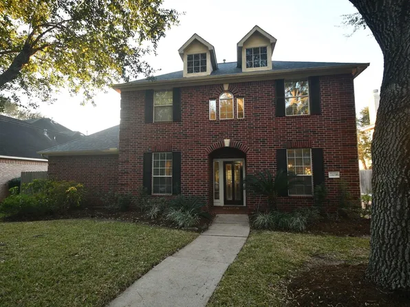 2438 Plantation Bend Dr, Sugar Land, TX 77478