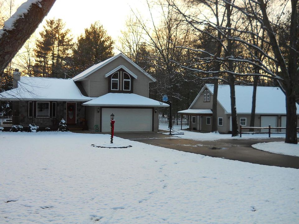 1st image of 8579 River Oaks Cir
