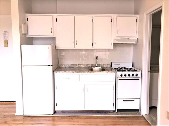 5th image of 605 W 112th St APT 6F