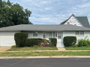 215 Judge Ave, Waukegan, IL 60085