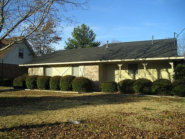 1st image of 5833 Darien Dr