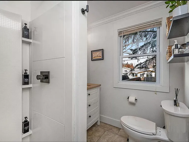 1452 Eastlawn Rd SE — Photo 10