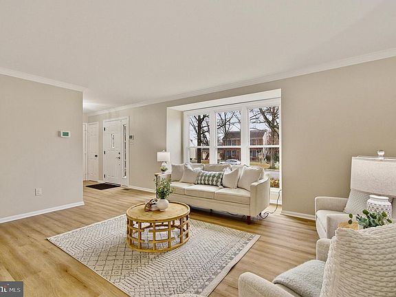 5th image of 4911 Harrogate Rd SW