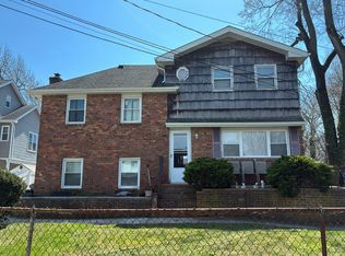 1654 James St, Merrick, NY 11566