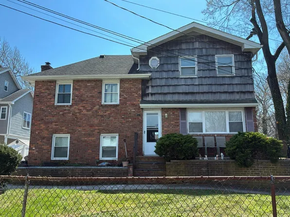 1654 James St, Merrick, NY 11566