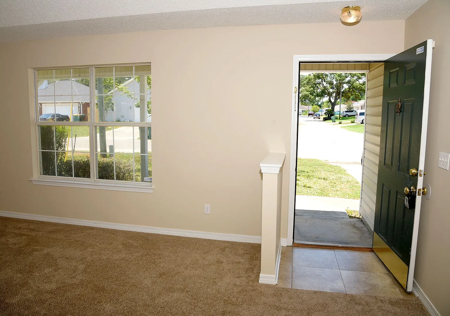 Conveniently Located 3 Bedroom in the Heart of Fort Walton Beach! — Photo 2