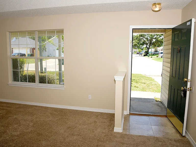 645 Jerrells Ave — Photo 2