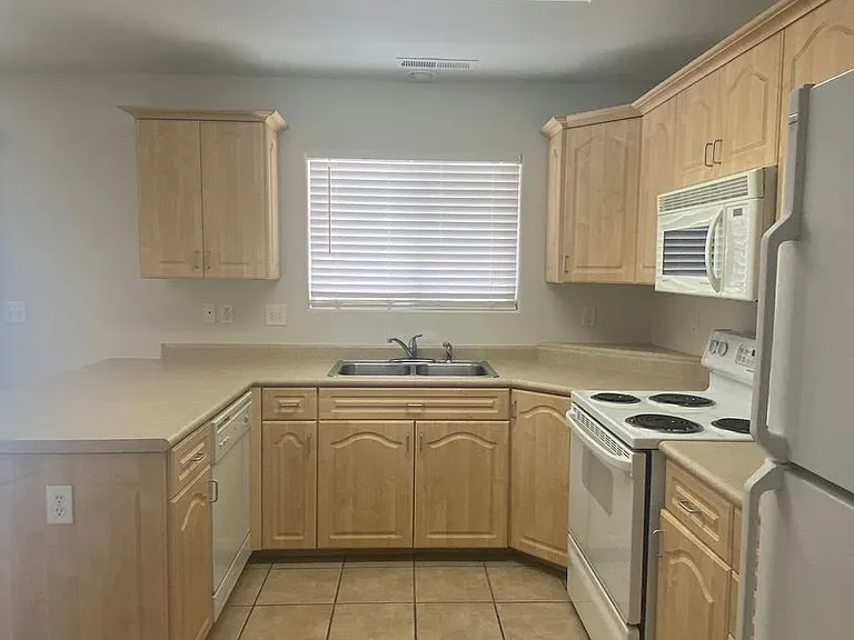 1301 Indian Hills Woodbridge #48 — Photo 3