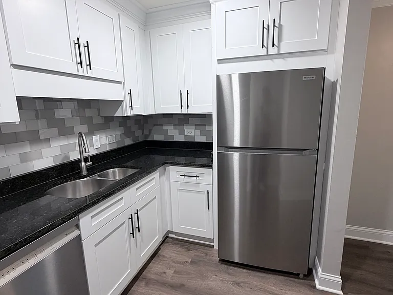 5118 Fairview Ave — Photo 10