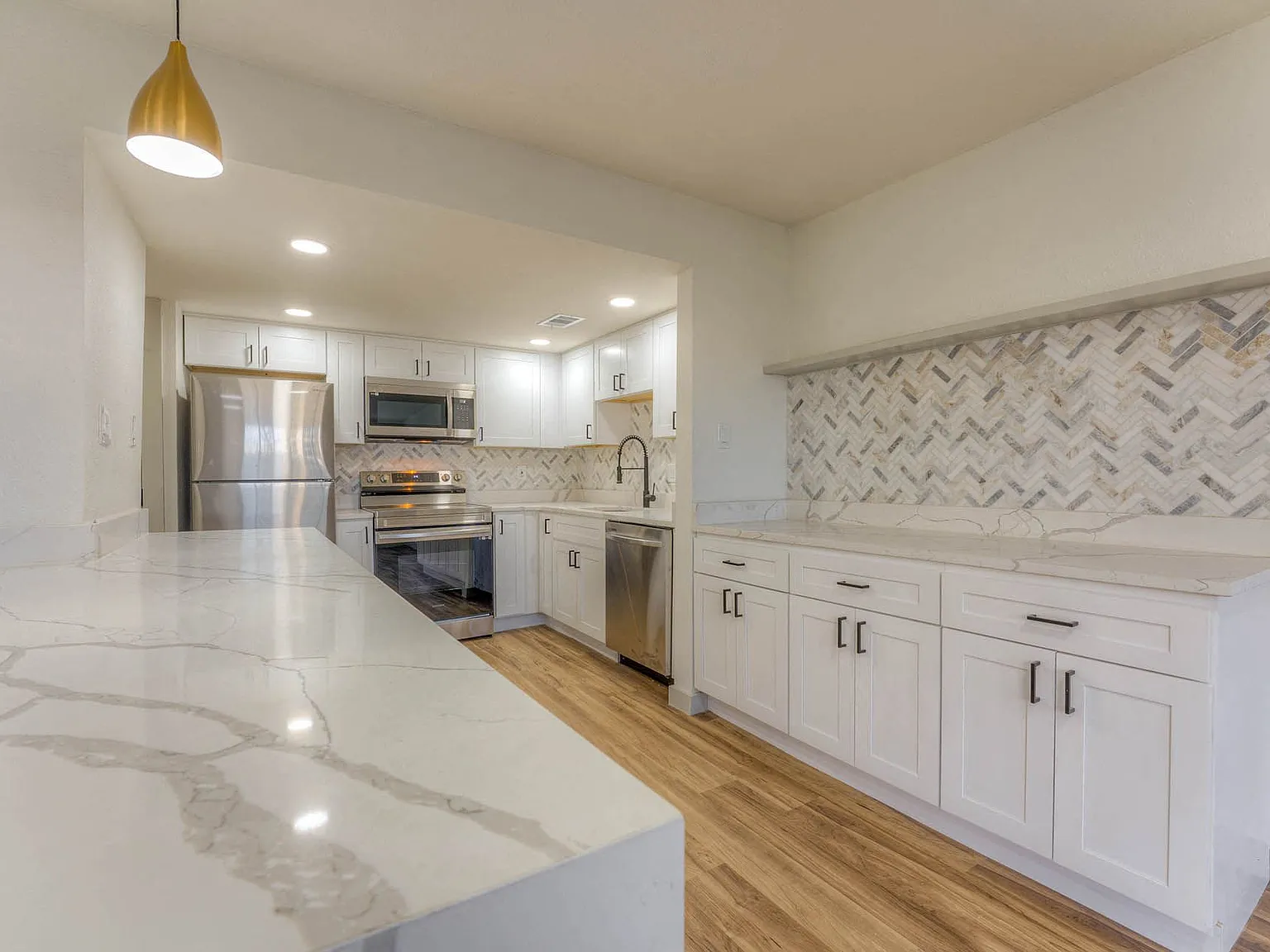 The Garden District Apartments — Photo 1