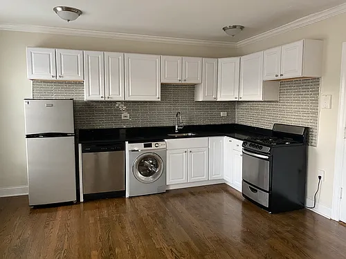 2129 N Dayton St #3F Photo 1