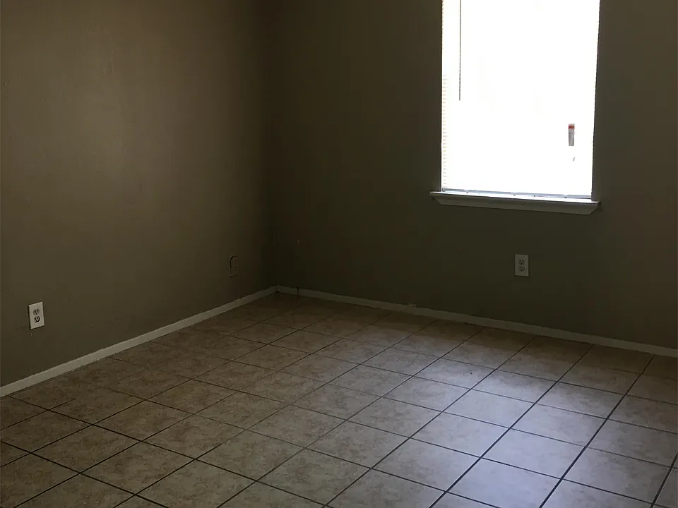 I BEDROOM 1 BATH (KITCHEN)
