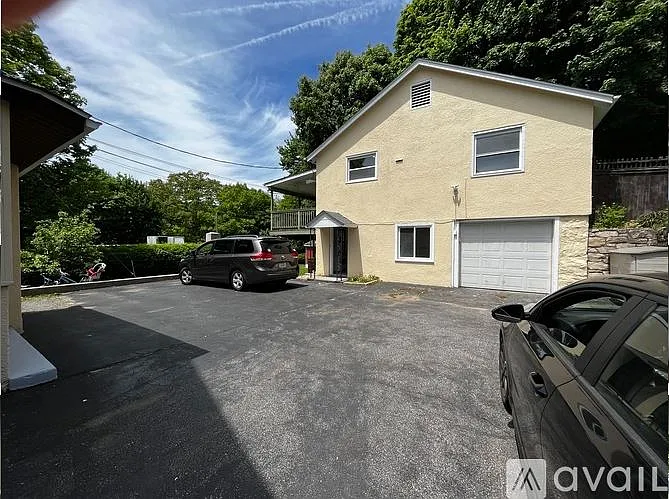 51 Hobby St #1