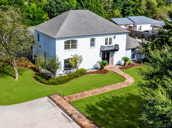 9324 Forest Rd, Abbeville, LA 70510