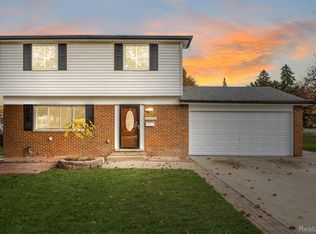 11137 Plumbrook Rd, Sterling Heights, MI 48312