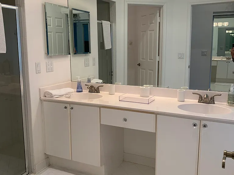 231A Canterbury Dr W — Photo 16