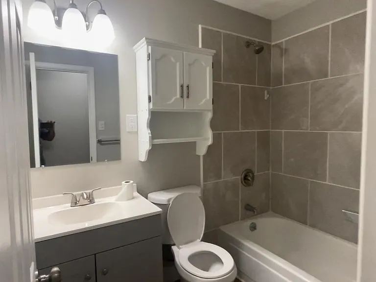 7130 Greenview Dr — Photo 10