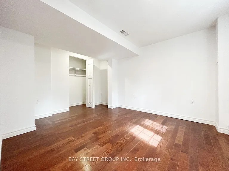 17 Bradbury Cres — Photo 9