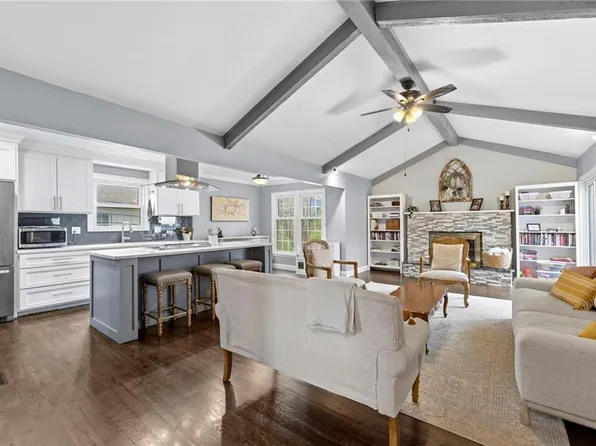 10014 Rosehill Rd, Lenexa, KS 66215