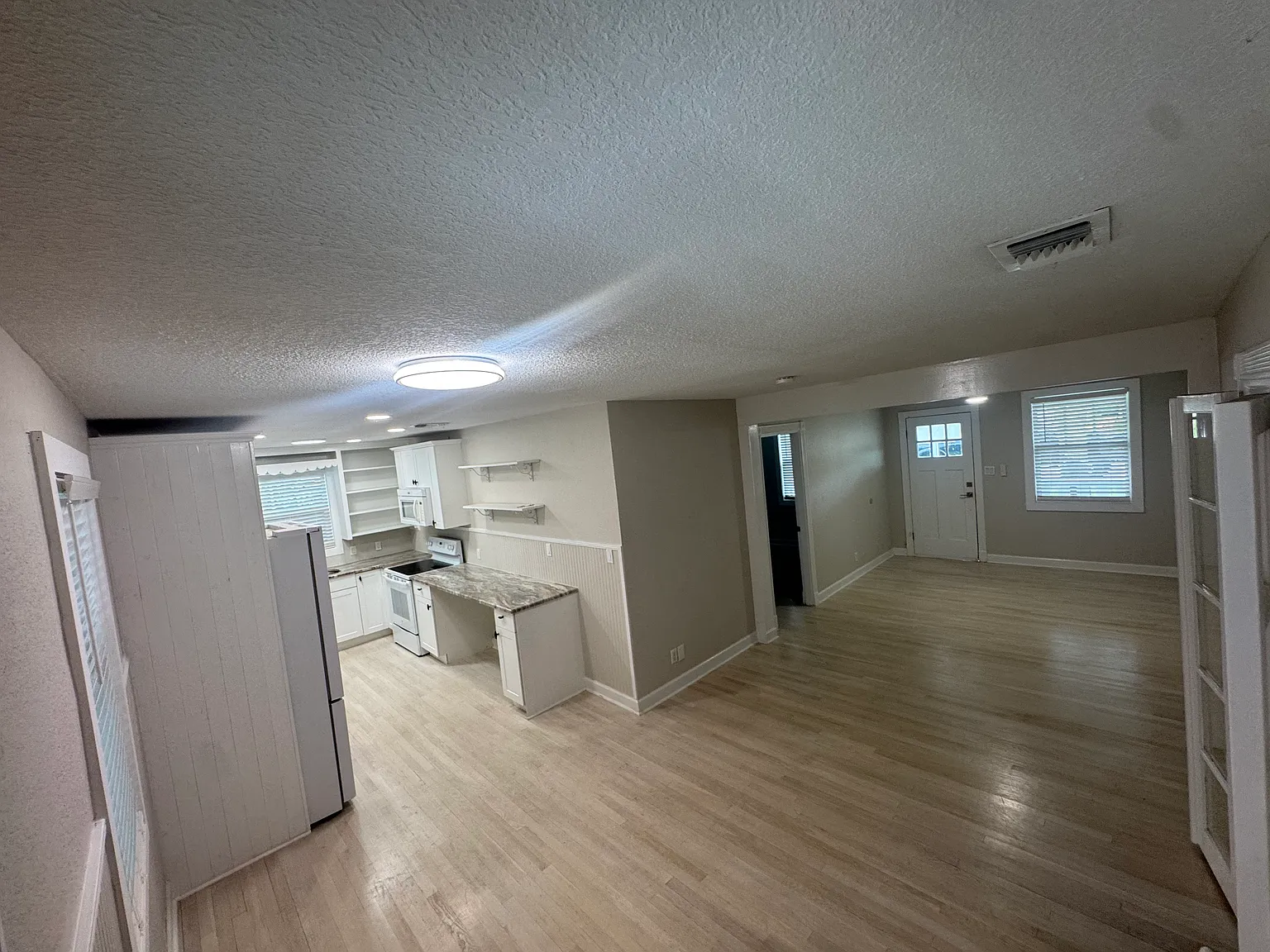 2 bed, 1092 sqft, $3,500 — Photo 3