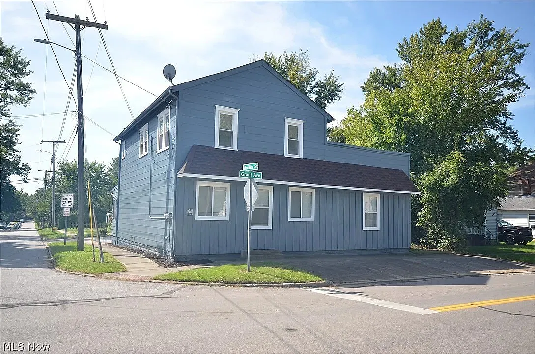 2 bed, 850 sqft, $1,200 — Photo 1