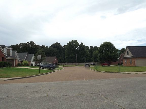 4th image of 932 Lakemont